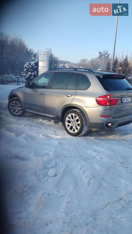 Позашляховик / Кросовер BMW X5 2012 в Рівному