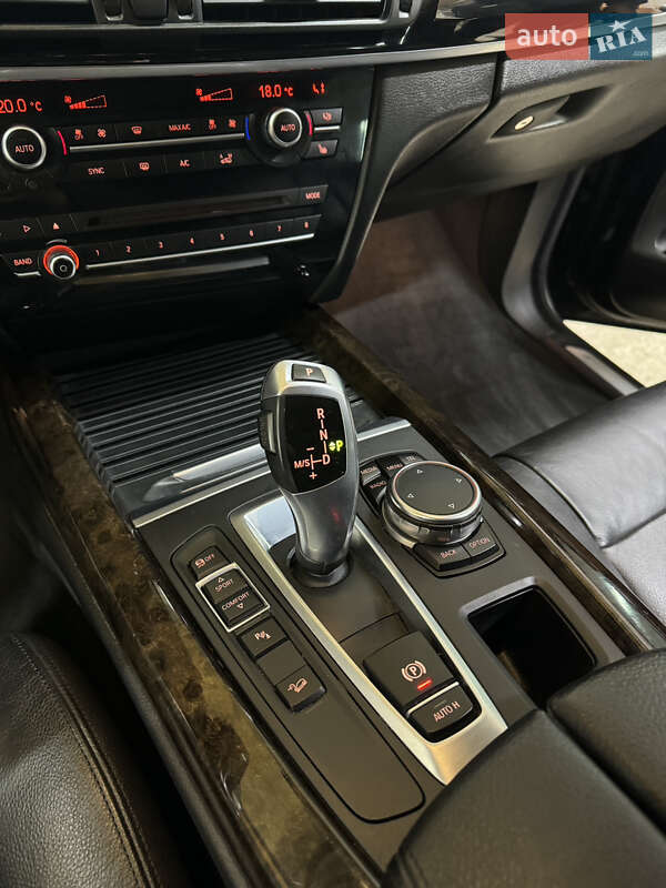 Позашляховик / Кросовер BMW X5 2015 в Луцьку