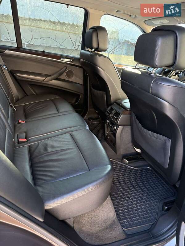 Позашляховик / Кросовер BMW X5 2011 в Києві фото 35 Позашляховик / Кросовер BMW X5 2011 в Києві