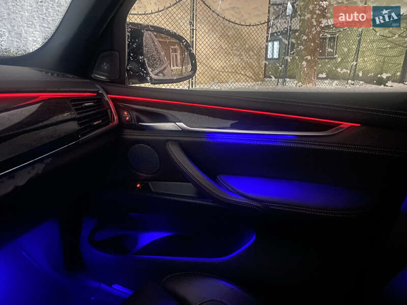 Внедорожник / Кроссовер BMW X5 2018 в Черновцах