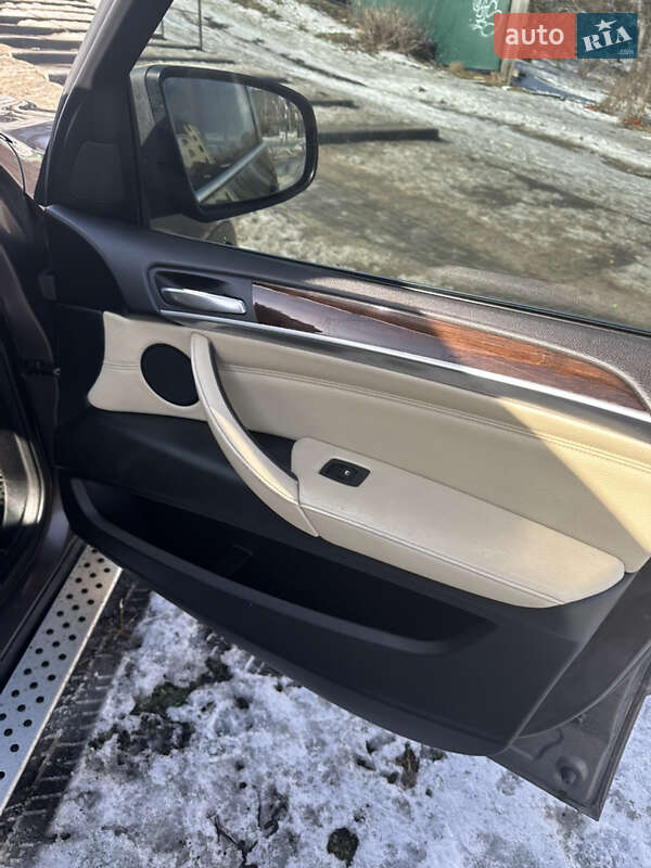 Позашляховик / Кросовер BMW X5 2011 в Вишгороді фото 9 Позашляховик / Кросовер BMW X5 2011 в Вишгороді
