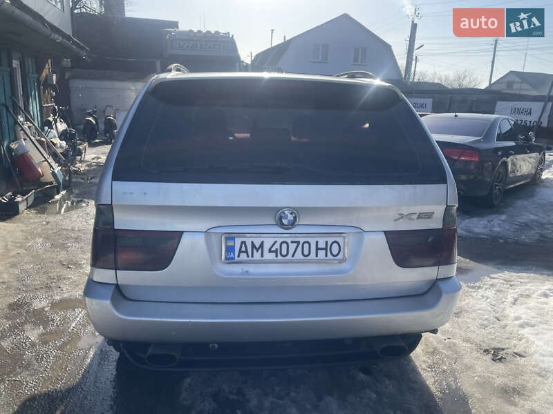 Внедорожник / Кроссовер BMW X5 2002 в Малине