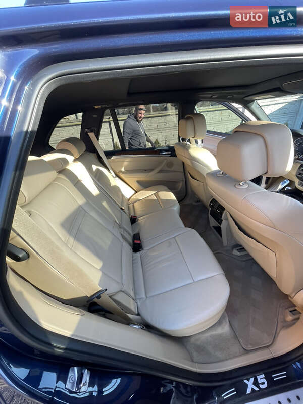 Позашляховик / Кросовер BMW X5 2010 в Нововолинську
