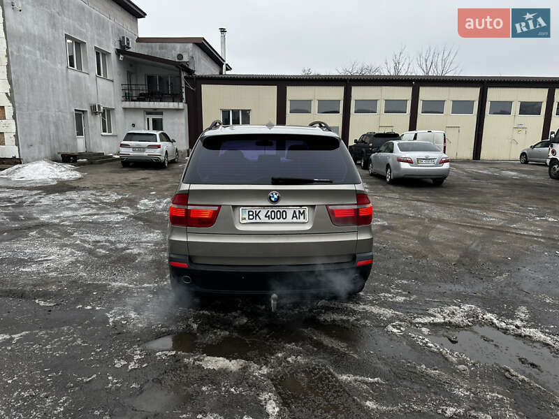 Позашляховик / Кросовер BMW X5 2008 в Рівному