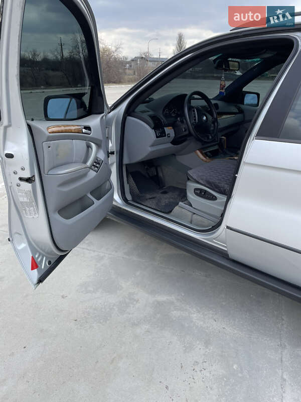 Внедорожник / Кроссовер BMW X5 2001 в Новой Одессе