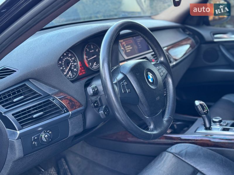 Внедорожник / Кроссовер BMW X5 2011 в Сарнах