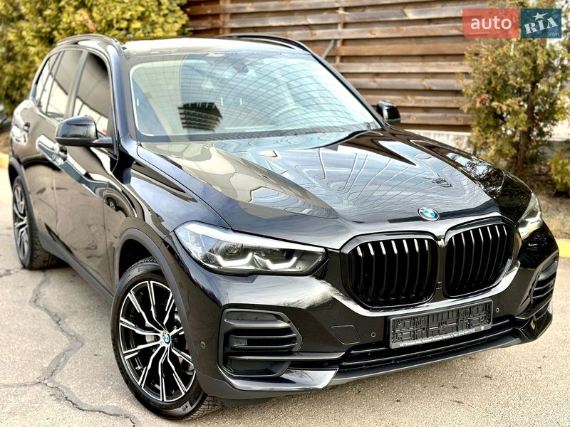 Внедорожник / Кроссовер BMW X5 2022 в Киеве