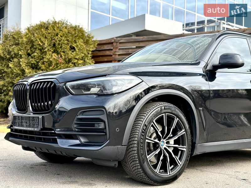 Внедорожник / Кроссовер BMW X5 2022 в Киеве
