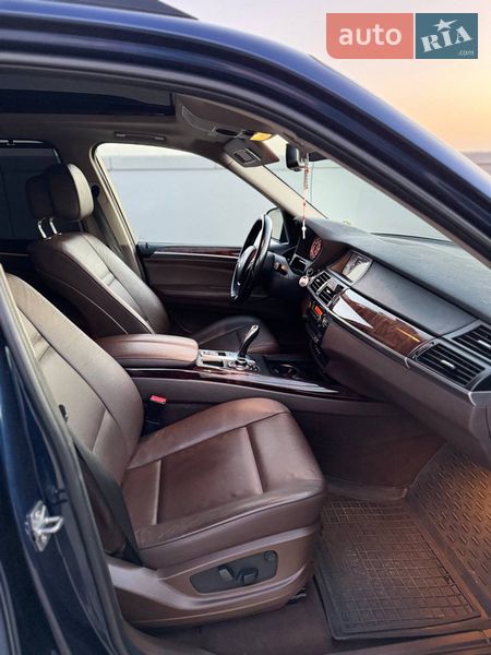 Внедорожник / Кроссовер BMW X5 2012 в Бурштыне