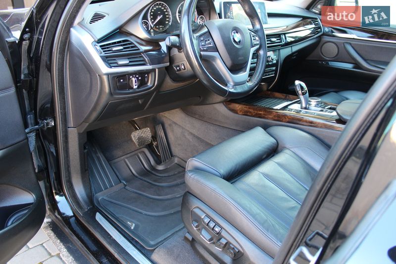 Позашляховик / Кросовер BMW X5 2015 в Рівному