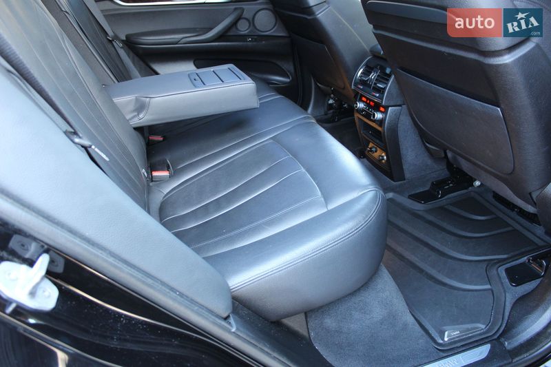 Позашляховик / Кросовер BMW X5 2015 в Рівному