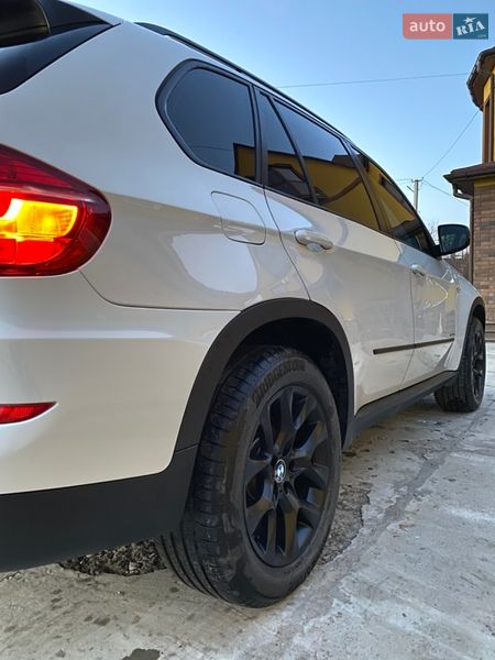 Внедорожник / Кроссовер BMW X5 2011 в Хотине