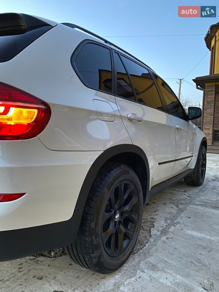 Внедорожник / Кроссовер BMW X5 2011 в Хотине