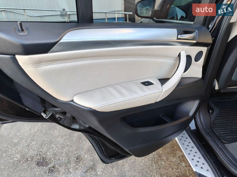 Внедорожник / Кроссовер BMW X5 2010 в Киеве