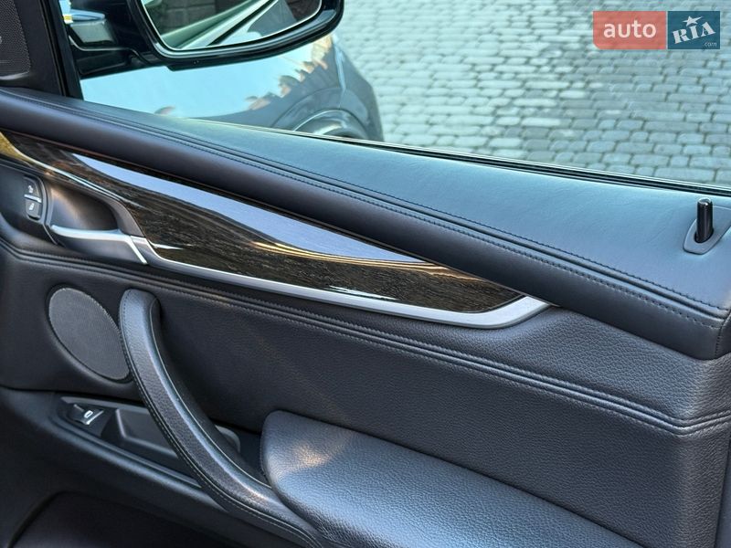 Внедорожник / Кроссовер BMW X5 2016 в Ровно