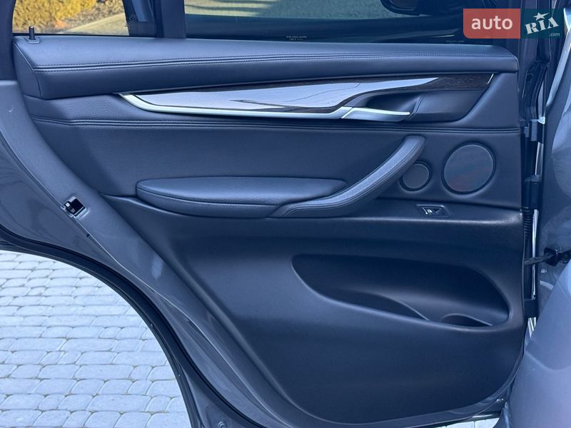 Внедорожник / Кроссовер BMW X5 2016 в Ровно