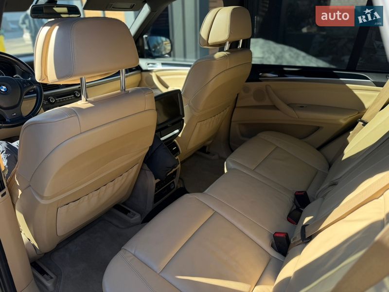 Внедорожник / Кроссовер BMW X5 2012 в Житомире