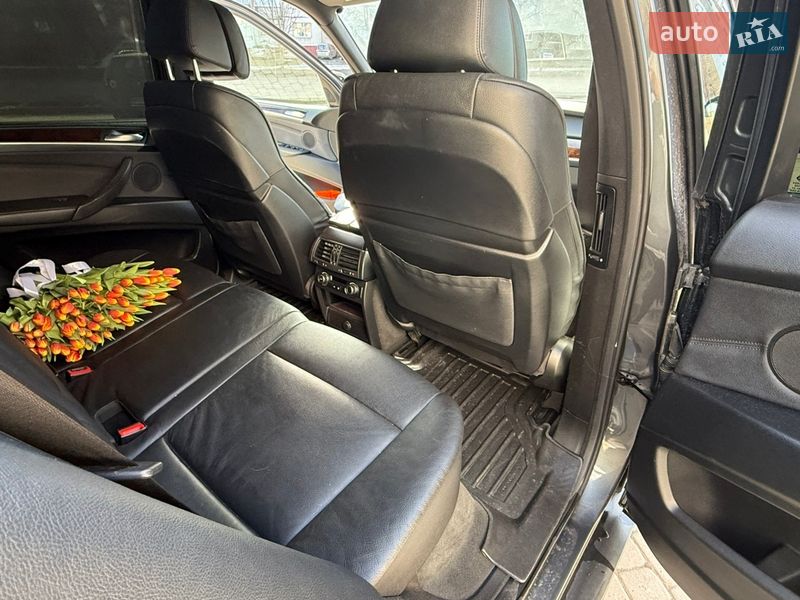 Внедорожник / Кроссовер BMW X5 2010 в Хмельницком