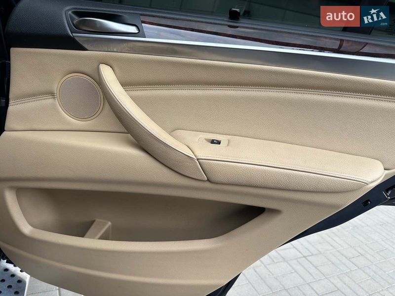 Внедорожник / Кроссовер BMW X5 2011 в Одессе