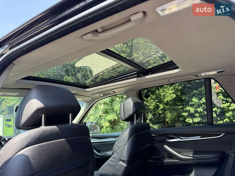 Позашляховик / Кросовер BMW X5 2015 в Чернівцях