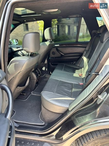 Внедорожник / Кроссовер BMW X5 2001 в Ивано-Франковске