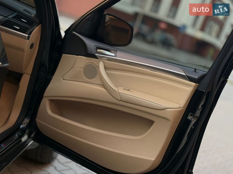 Внедорожник / Кроссовер BMW X5 2011 в Ивано-Франковске