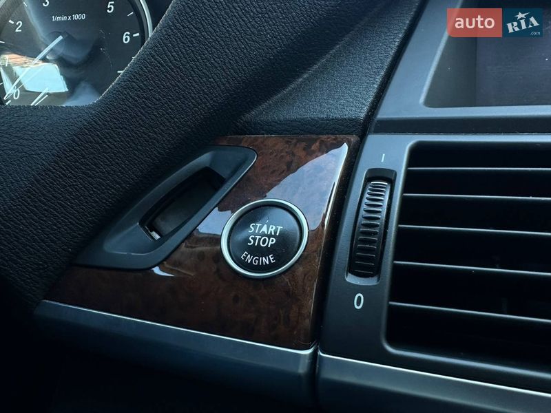 Позашляховик / Кросовер BMW X5 2012 в Києві