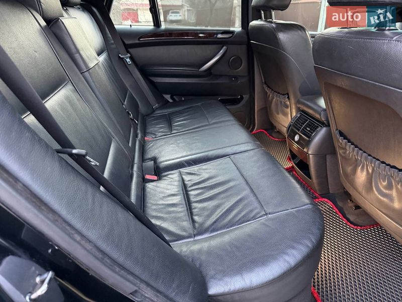 Внедорожник / Кроссовер BMW X5 2005 в Одессе