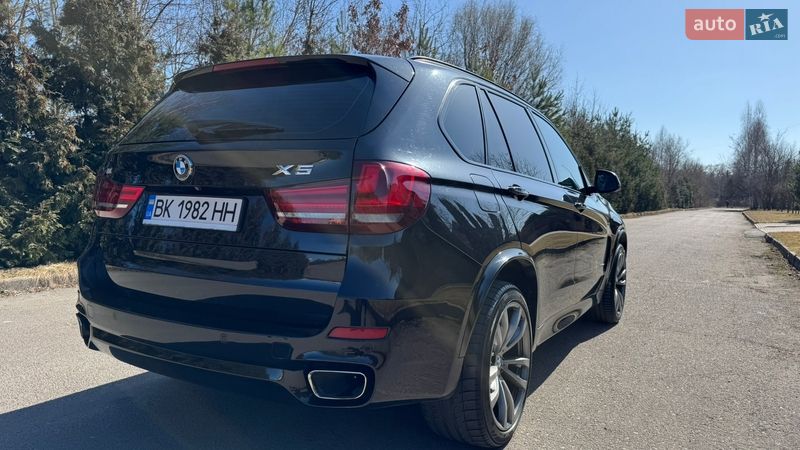Позашляховик / Кросовер BMW X5 2015 в Рівному