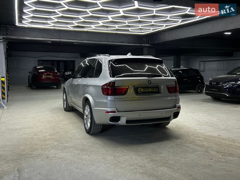 Внедорожник / Кроссовер BMW X5 2011 в Черновцах