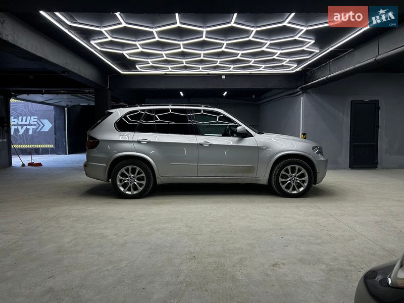 Внедорожник / Кроссовер BMW X5 2011 в Черновцах