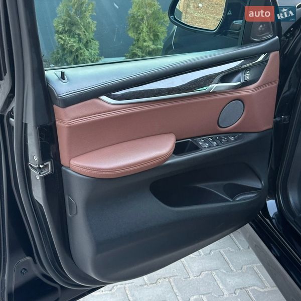 Внедорожник / Кроссовер BMW X5 2016 в Дубно