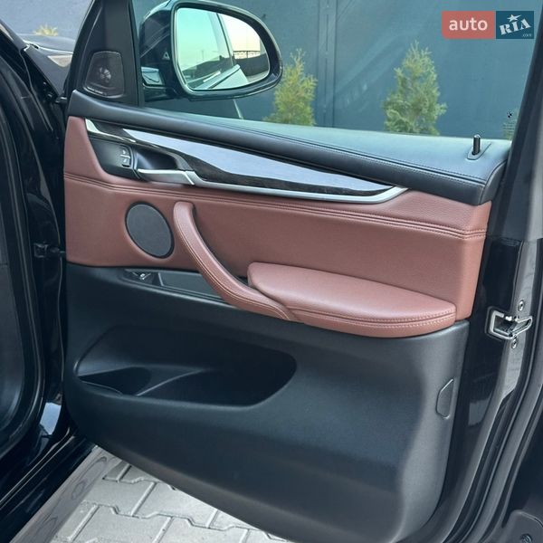 Внедорожник / Кроссовер BMW X5 2016 в Дубно