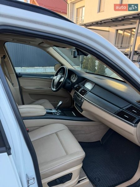Позашляховик / Кросовер BMW X5 2010 в Львові фото 24 Позашляховик / Кросовер BMW X5 2010 в Львові