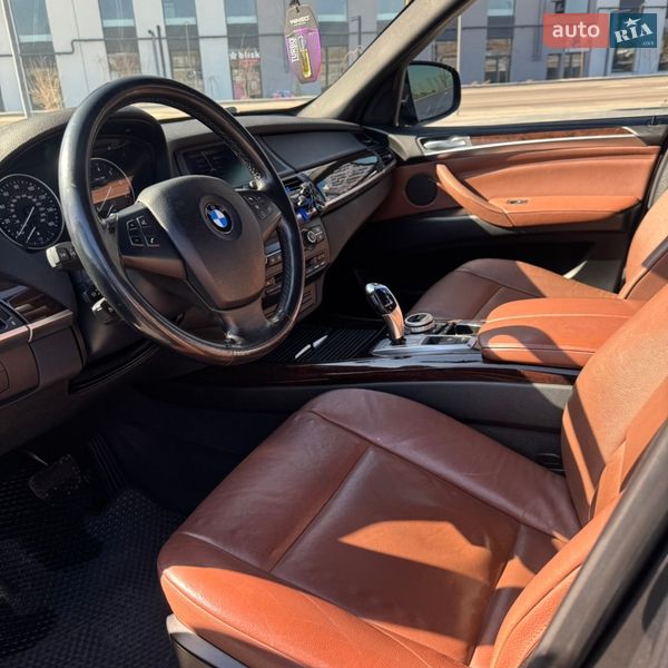 Внедорожник / Кроссовер BMW X5 2011 в Ровно
