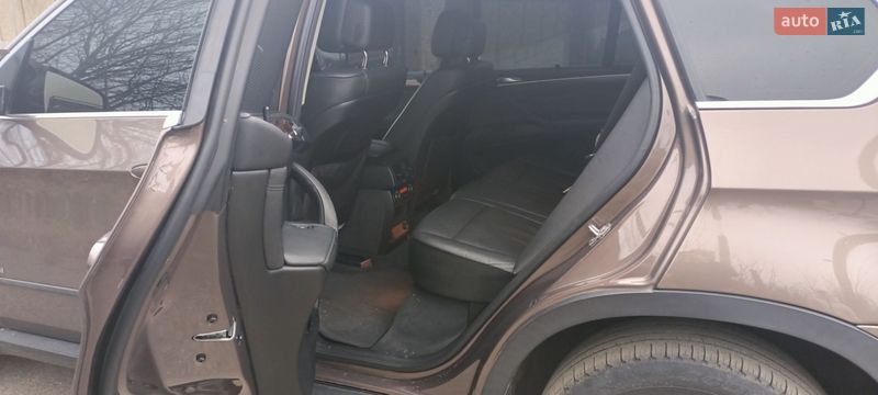 Внедорожник / Кроссовер BMW X5 2012 в Хмельницком