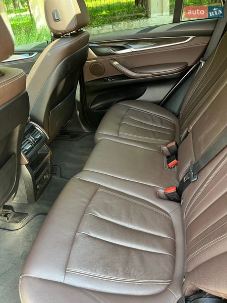 Позашляховик / Кросовер BMW X5 2015 в Чернівцях