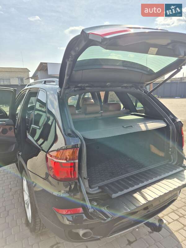 Внедорожник / Кроссовер BMW X5 2011 в Костополе