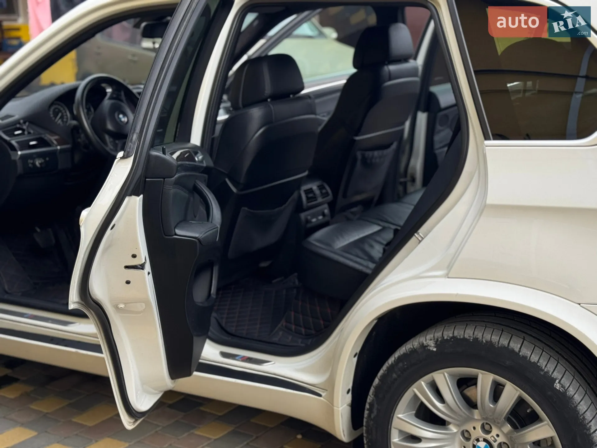 2011 BMW X5 - мініатюра 12