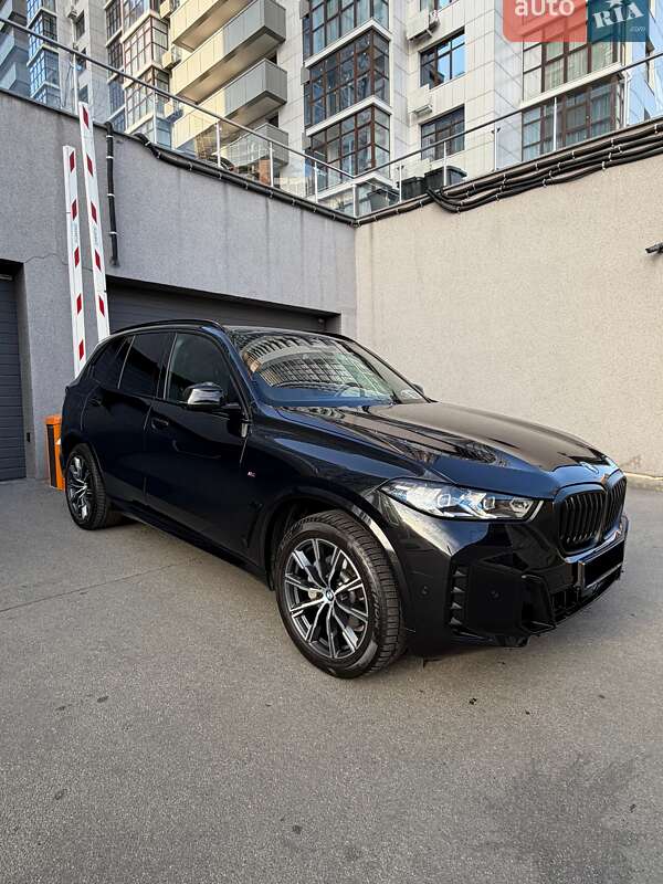 Внедорожник / Кроссовер BMW X5 2024 в Киеве