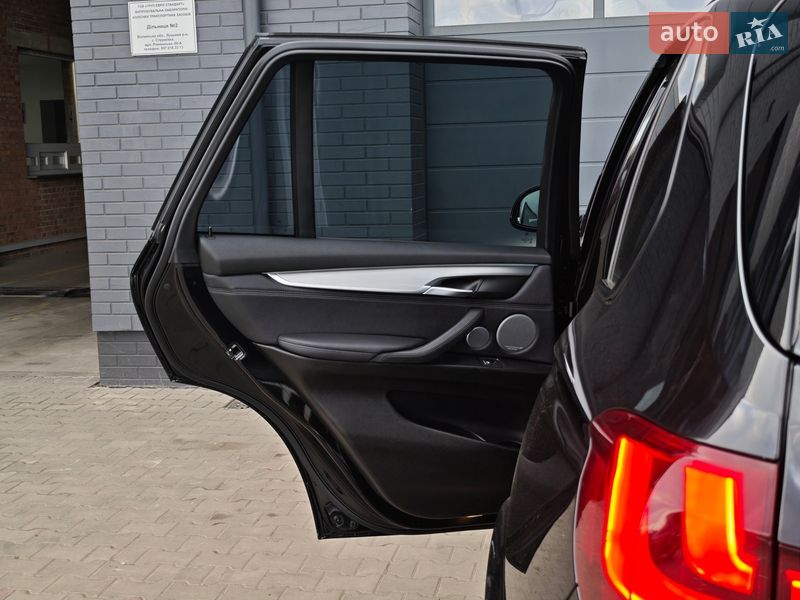 Внедорожник / Кроссовер BMW X5 2016 в Луцке