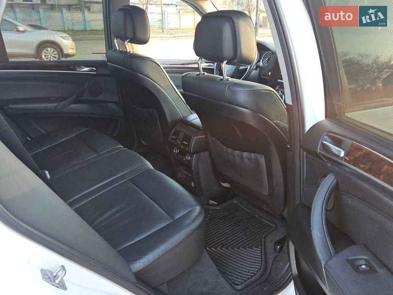 Внедорожник / Кроссовер BMW X5 2011 в Киеве