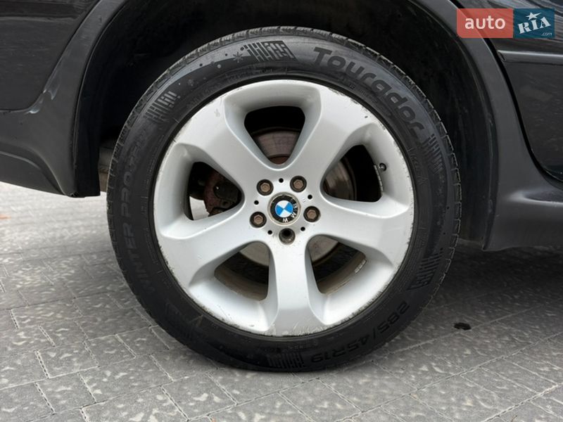 Внедорожник / Кроссовер BMW X5 2001 в Ровно