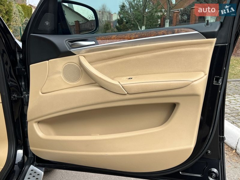 Внедорожник / Кроссовер BMW X5 2010 в Ровно