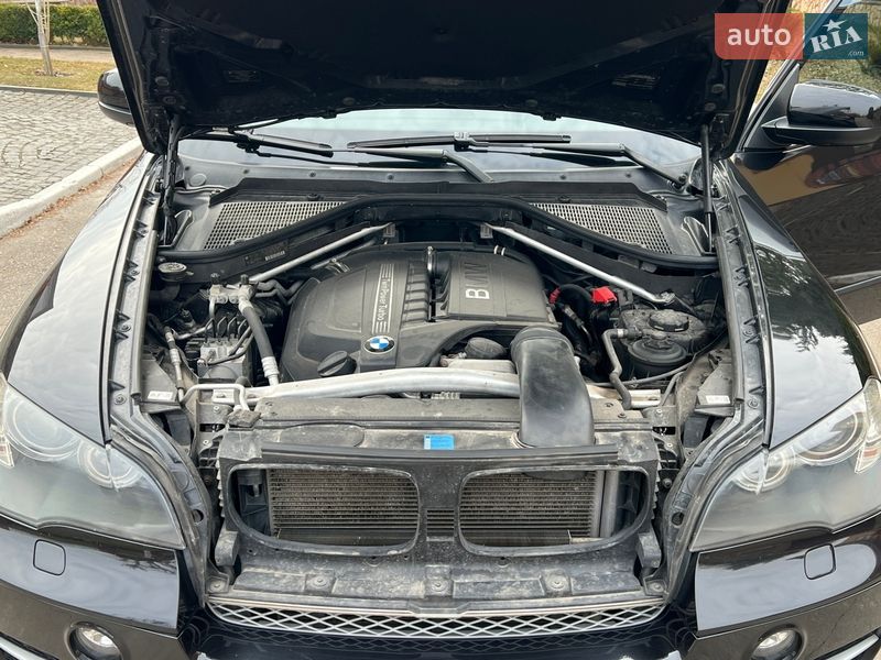 Внедорожник / Кроссовер BMW X5 2010 в Ровно