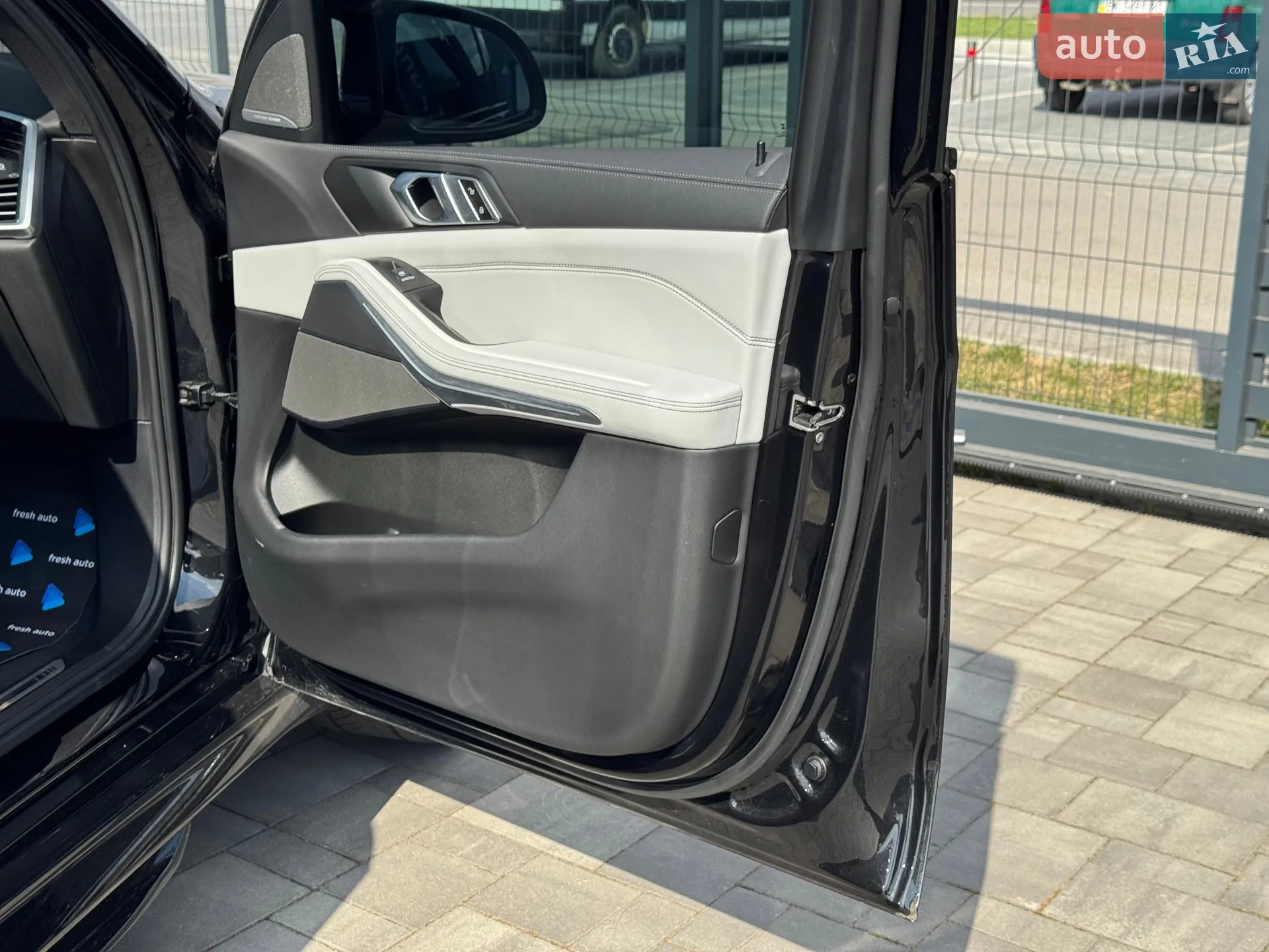 2023 BMW X5 - мініатюра 39
