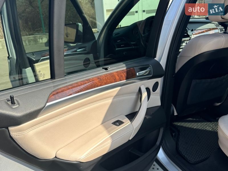 Внедорожник / Кроссовер BMW X5 2011 в Василькове