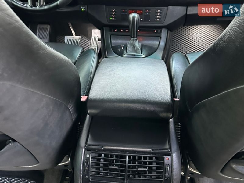 Внедорожник / Кроссовер BMW X5 2003 в Ровно