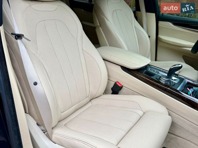 Позашляховик / Кросовер BMW X5 2015 в Рівному