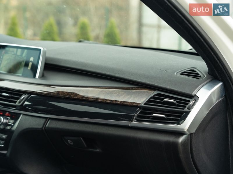 Внедорожник / Кроссовер BMW X5 2015 в Черновцах